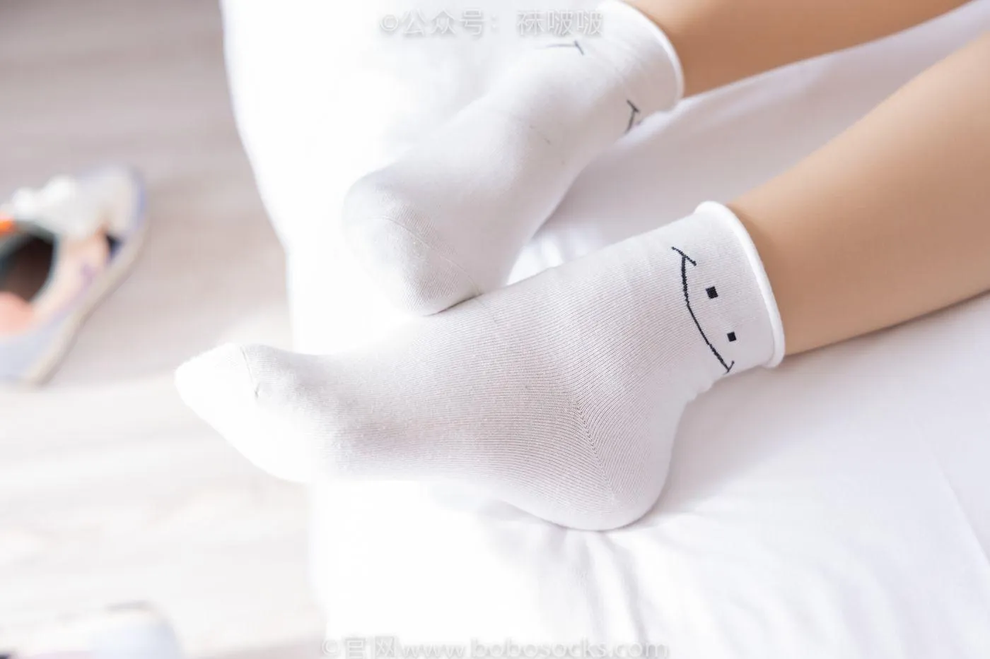 [BoBoSocks袜啵啵]NO.062 涵涵-运动鞋、白棉袜、厚肉丝 [145P]插图2